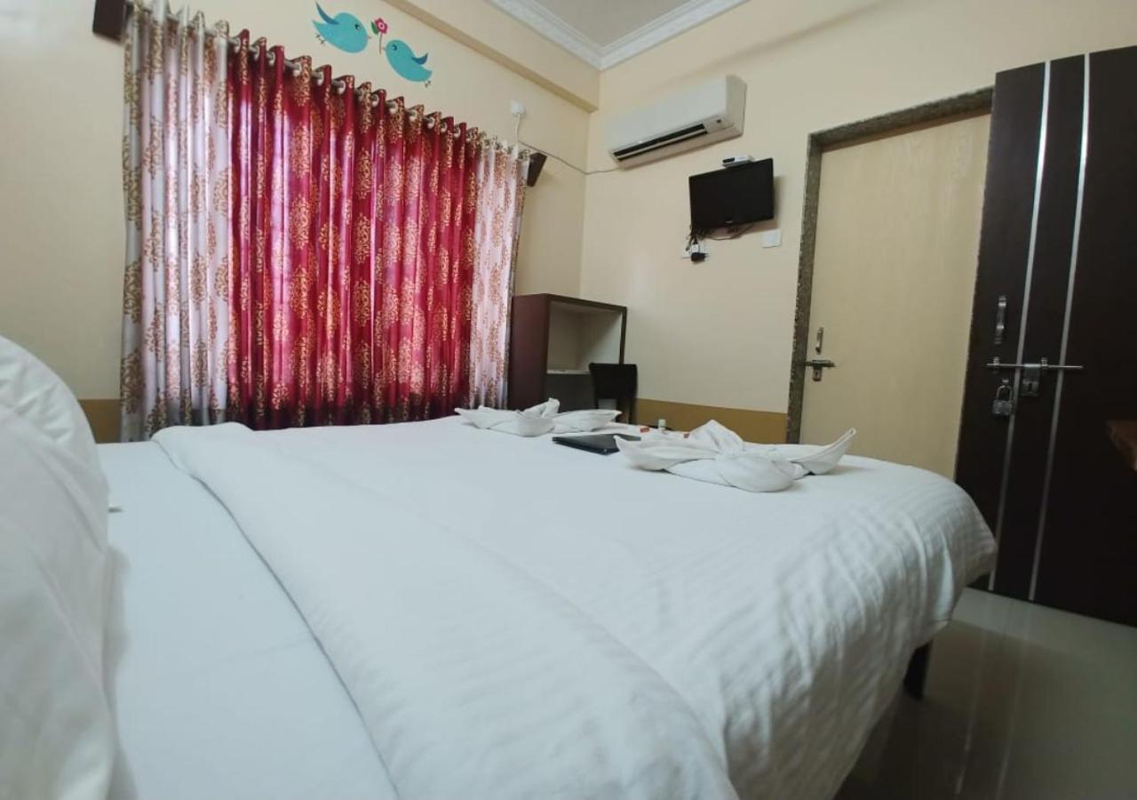 Hotel Yogiraj シルディ エクステリア 写真