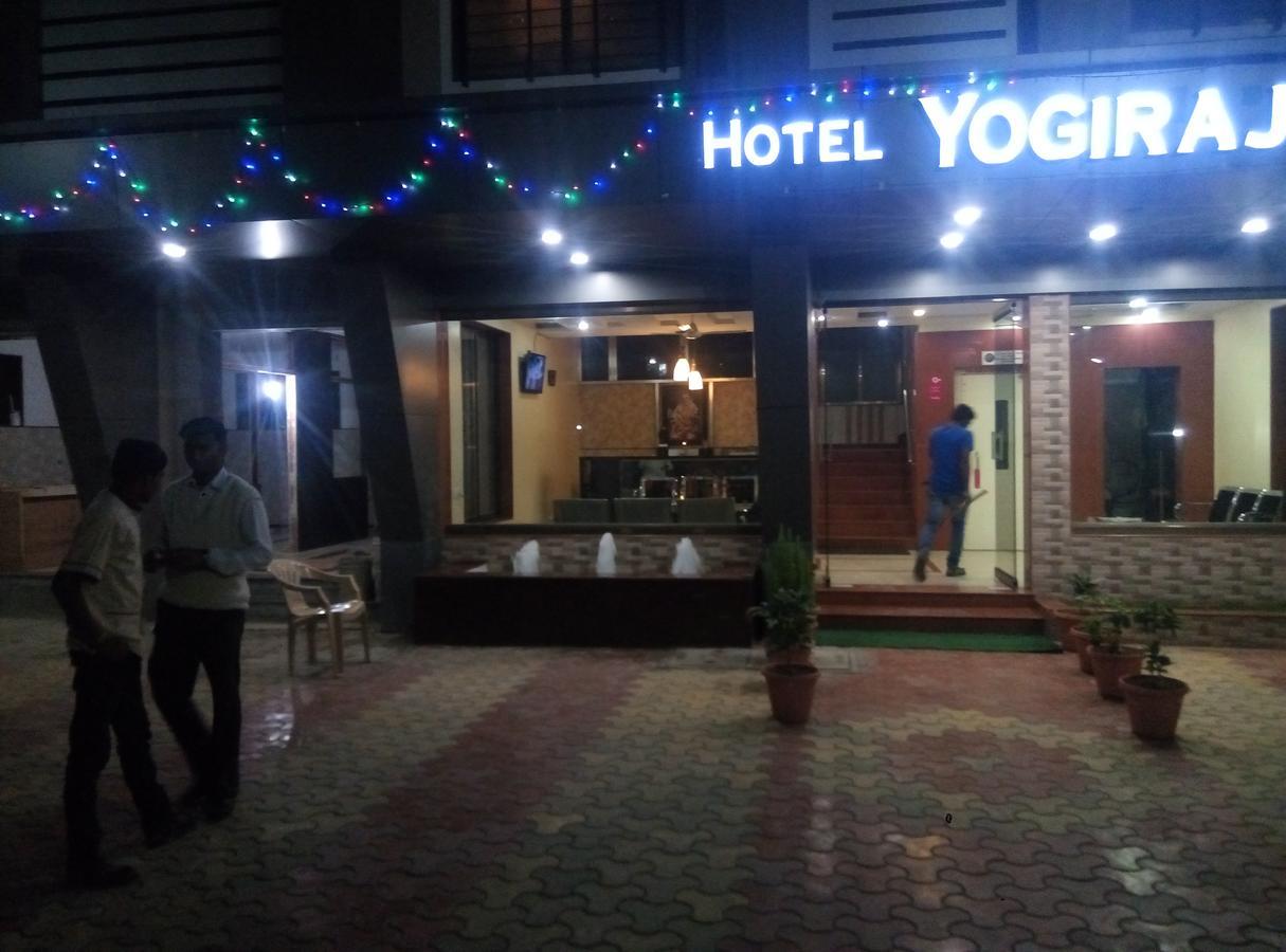 Hotel Yogiraj シルディ エクステリア 写真