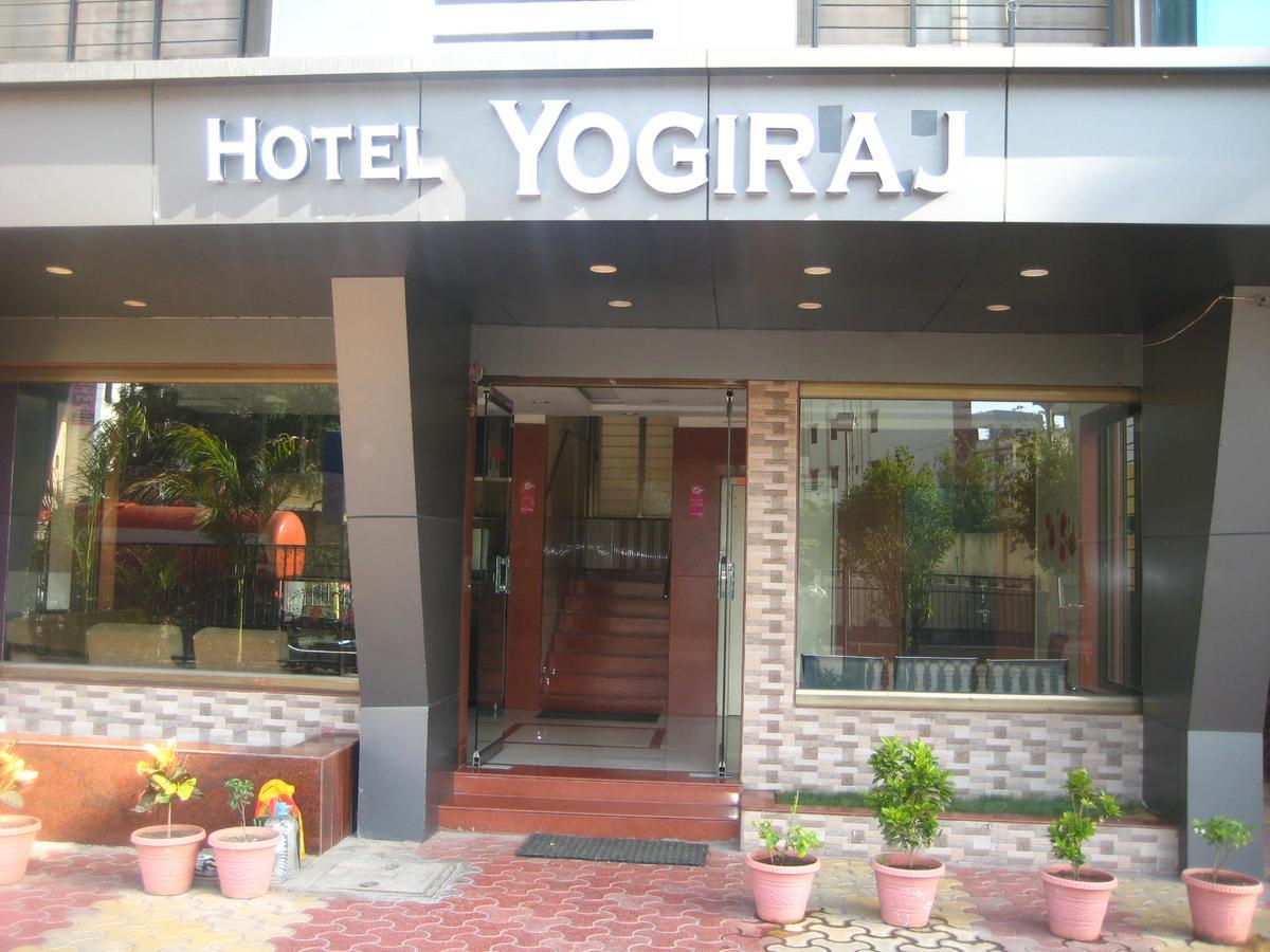 Hotel Yogiraj シルディ エクステリア 写真